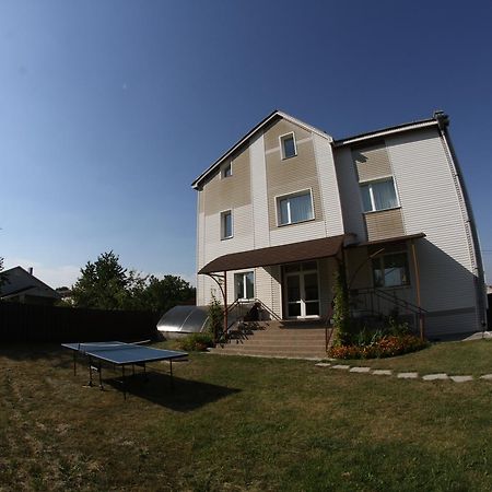 Uyut Hotel Czernihów Zewnętrze zdjęcie