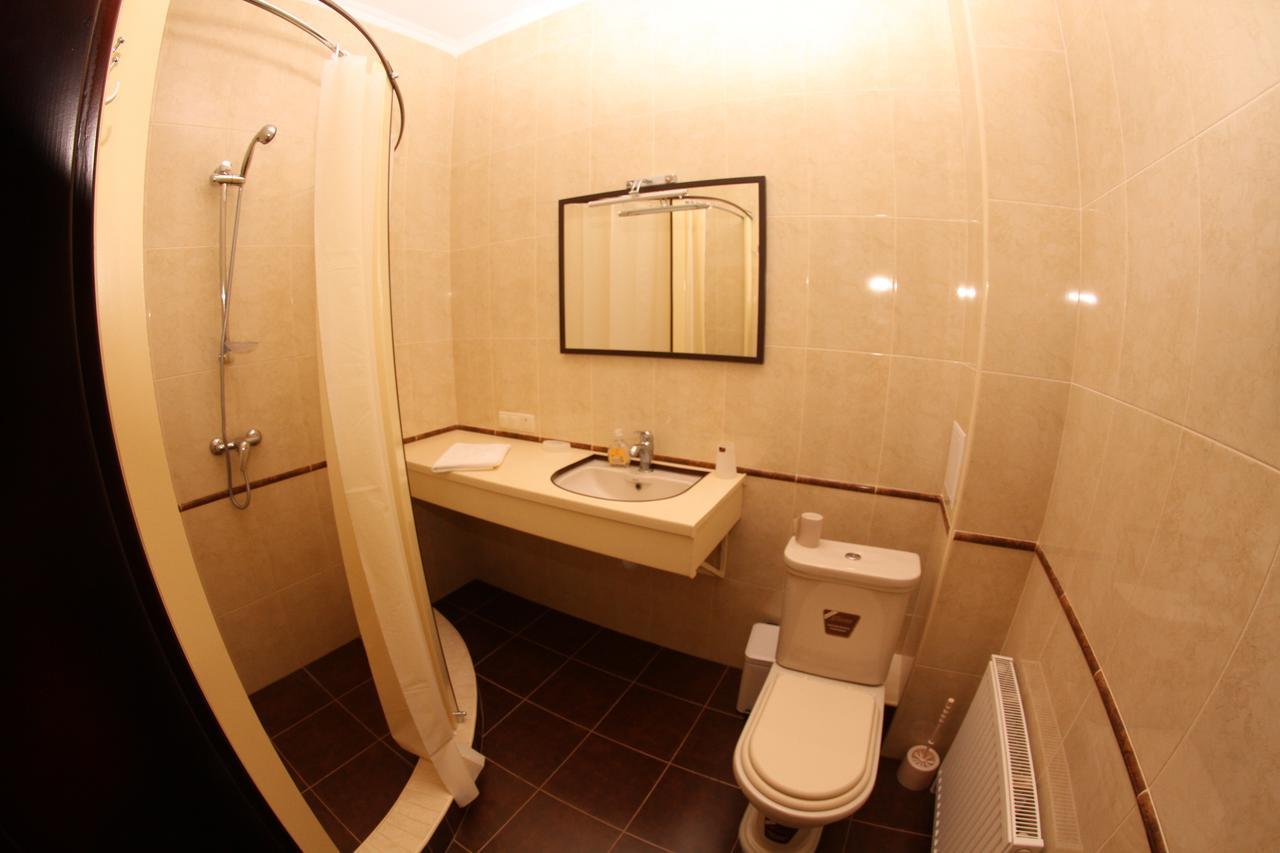 Uyut Hotel Czernihów Zewnętrze zdjęcie