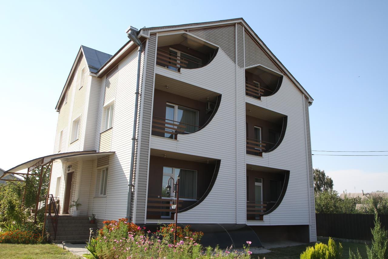 Uyut Hotel Czernihów Zewnętrze zdjęcie