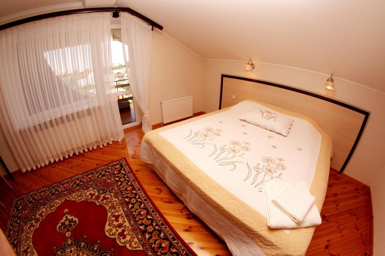 Uyut Hotel Czernihów Zewnętrze zdjęcie