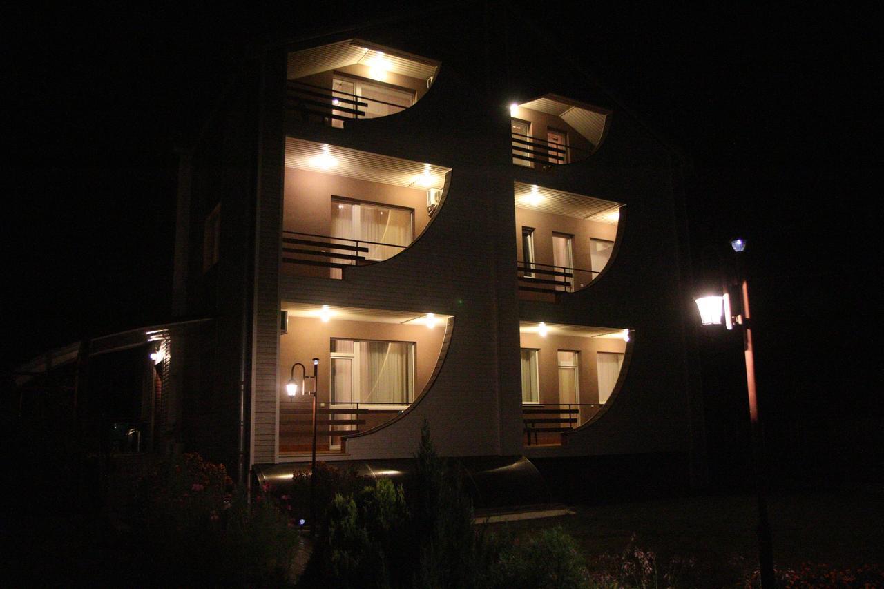Uyut Hotel Czernihów Zewnętrze zdjęcie
