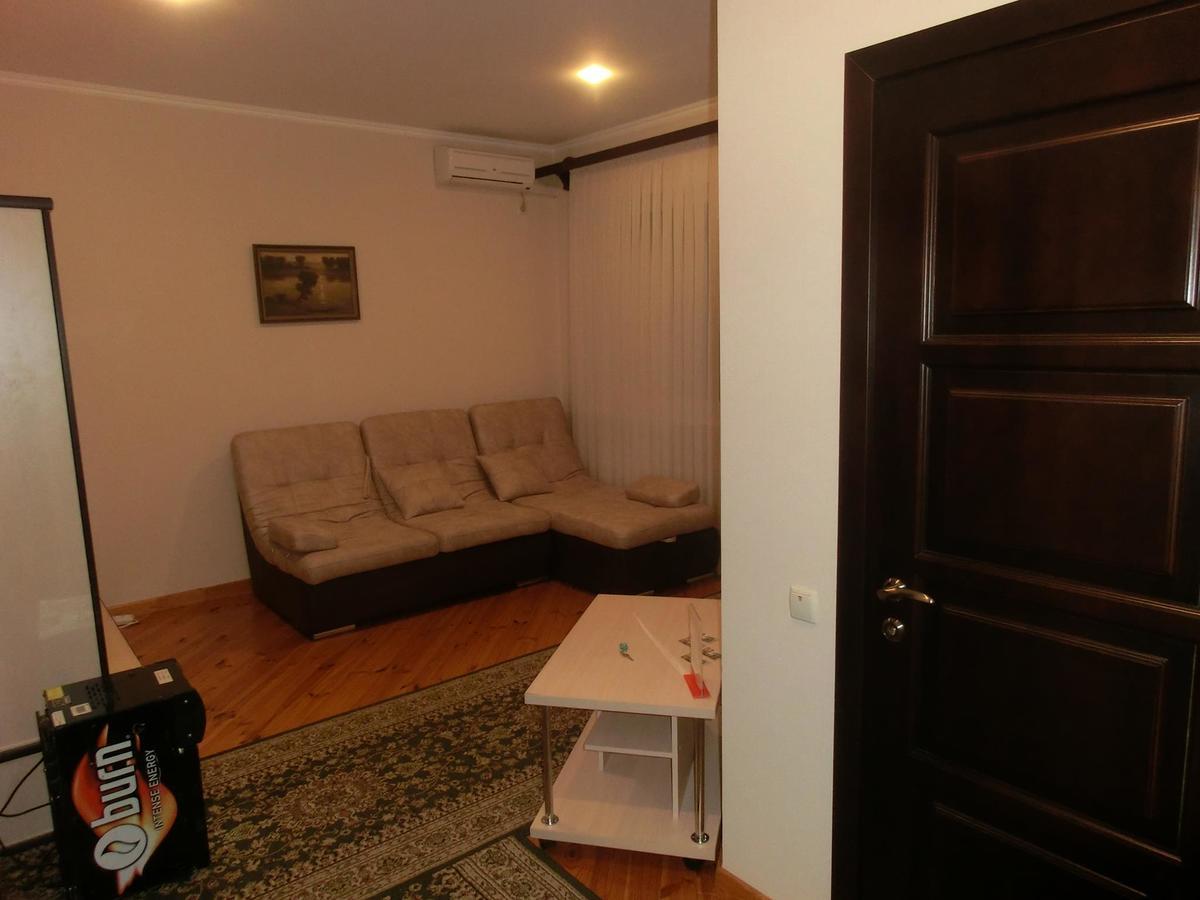 Uyut Hotel Czernihów Zewnętrze zdjęcie