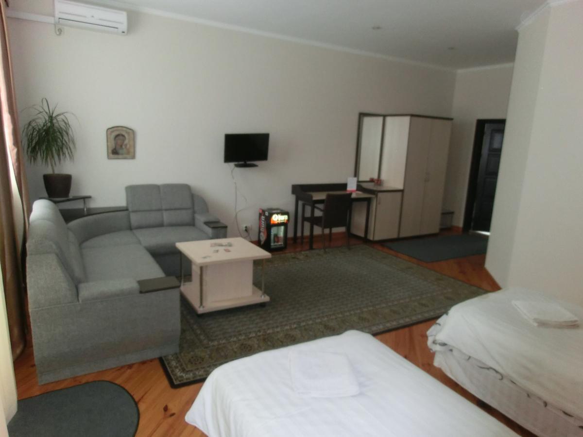 Uyut Hotel Czernihów Zewnętrze zdjęcie