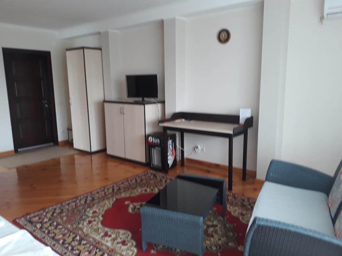 Uyut Hotel Czernihów Zewnętrze zdjęcie